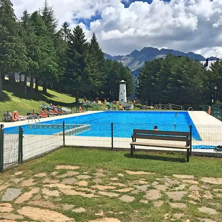 La Tosquera Jardin Comun Y Rutas Por Pirineos
